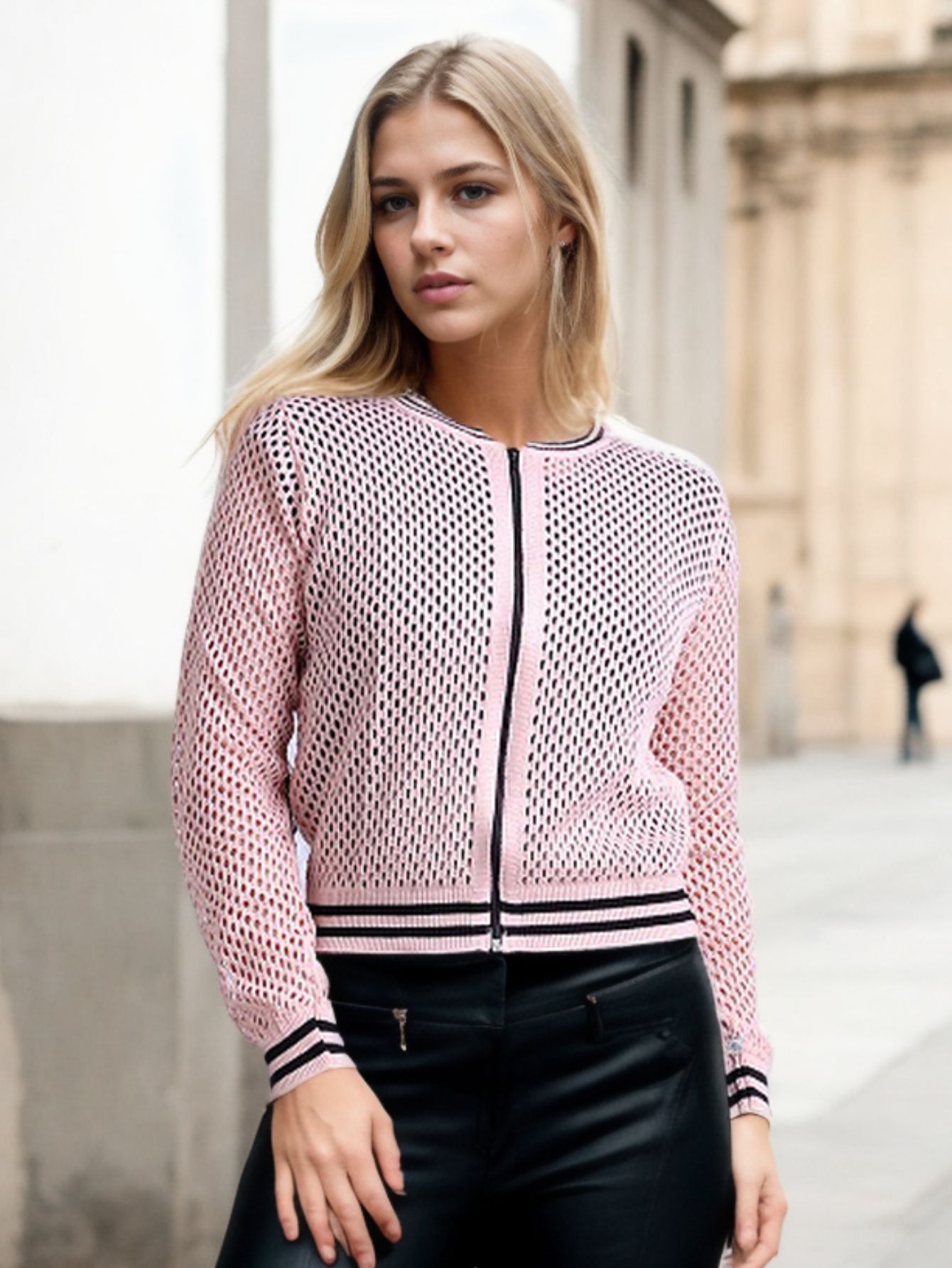 Jaqueta Feminina Bomber Vazada Moda Blogueira Tendência — imagem 4
